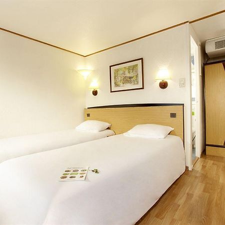 Campanile Hotel Mayenne Δωμάτιο φωτογραφία